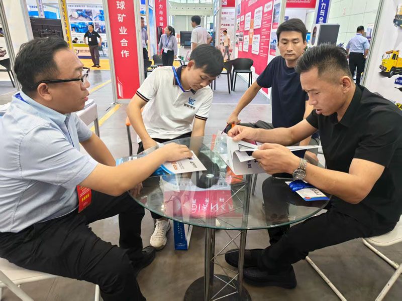 山東昌松工程機械有限公司亮相新疆國際礦業(yè)與裝備博覽會